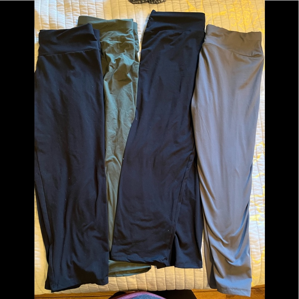 Set of four Capri leggings